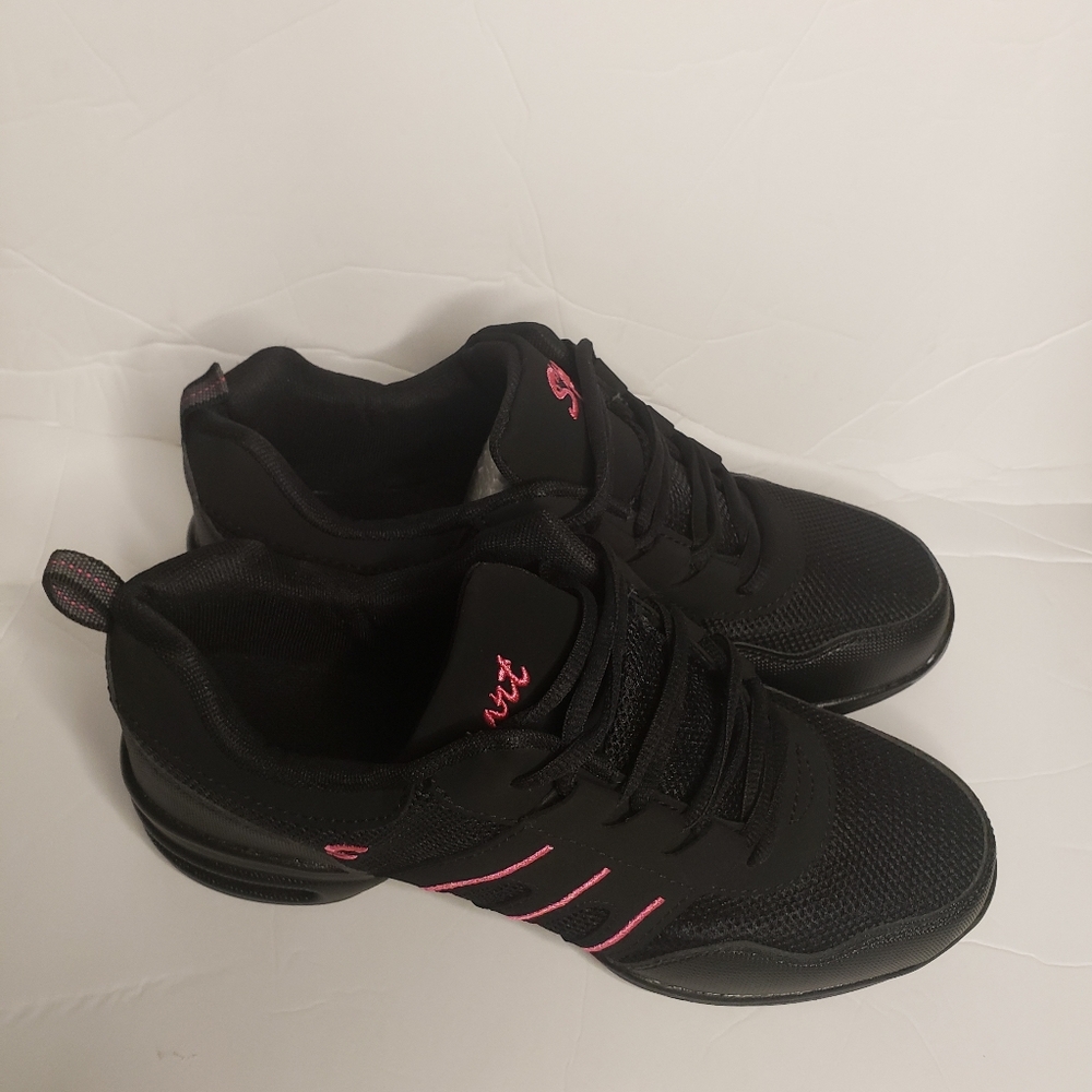 Women shoes soft outsole sneakers new.